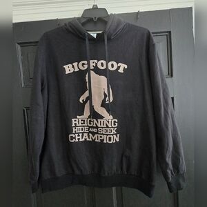 Bigfoot, Sasquatch hoodie, men's size XL, black, EUC
